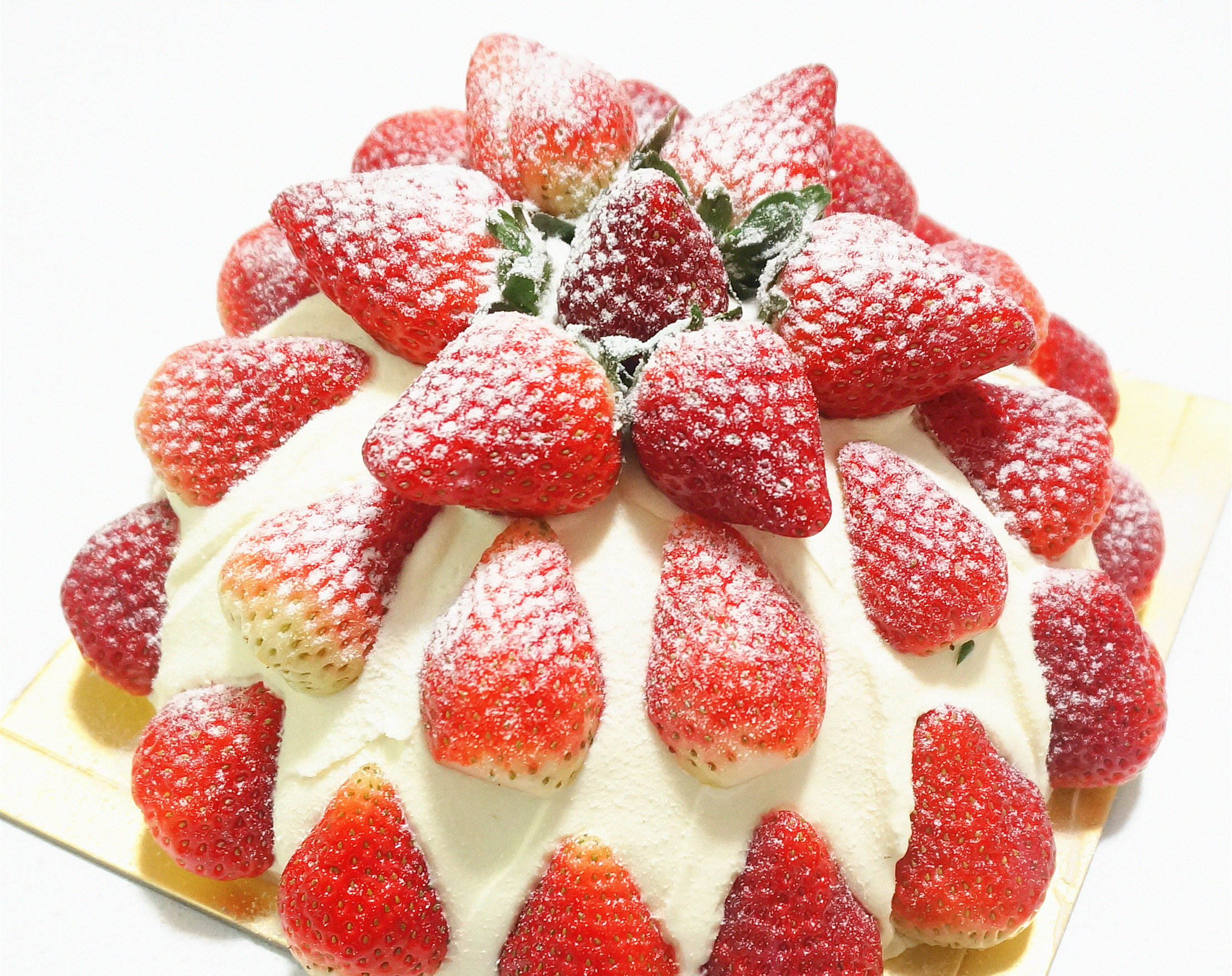 大颗草莓奶油蛋糕
