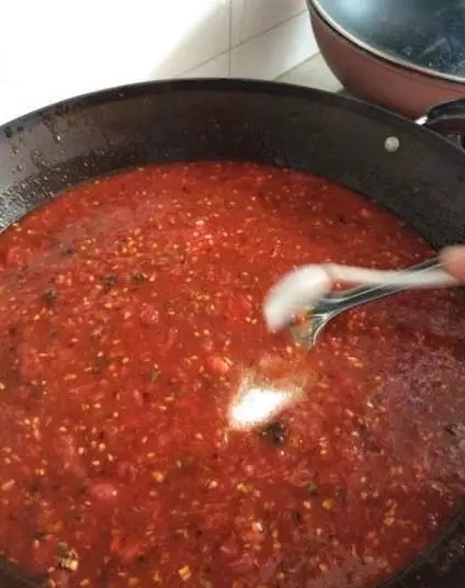 味道一流,做法简单--这个西红柿辣酱！的做法 步骤11