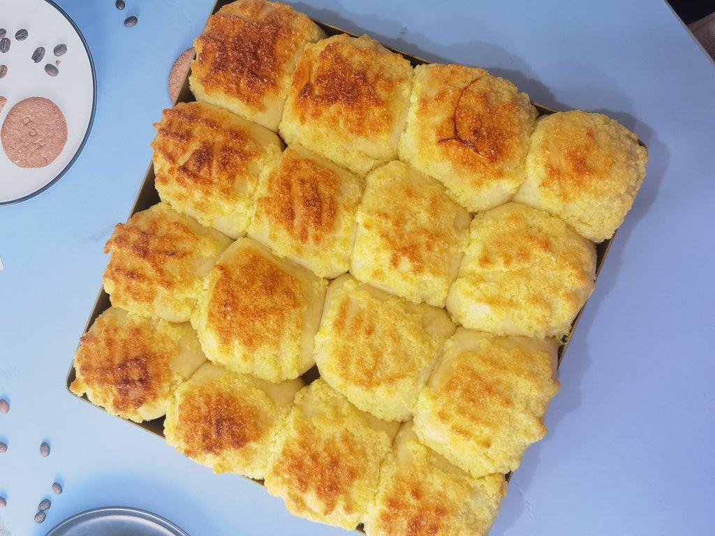 椰蓉小餐包。柔软拉丝，椰香浓郁