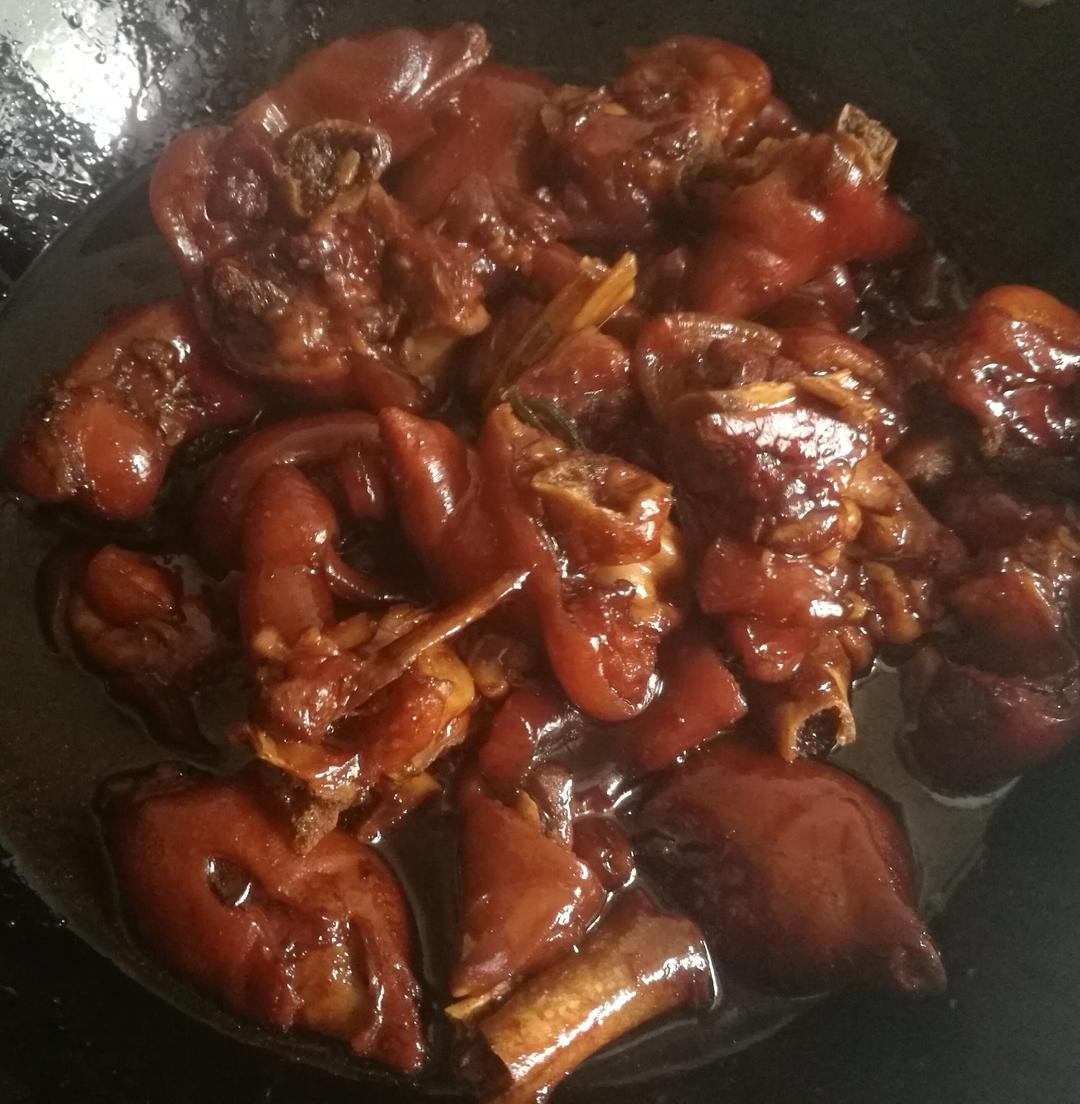 美味的家常菜：红烧猪蹄