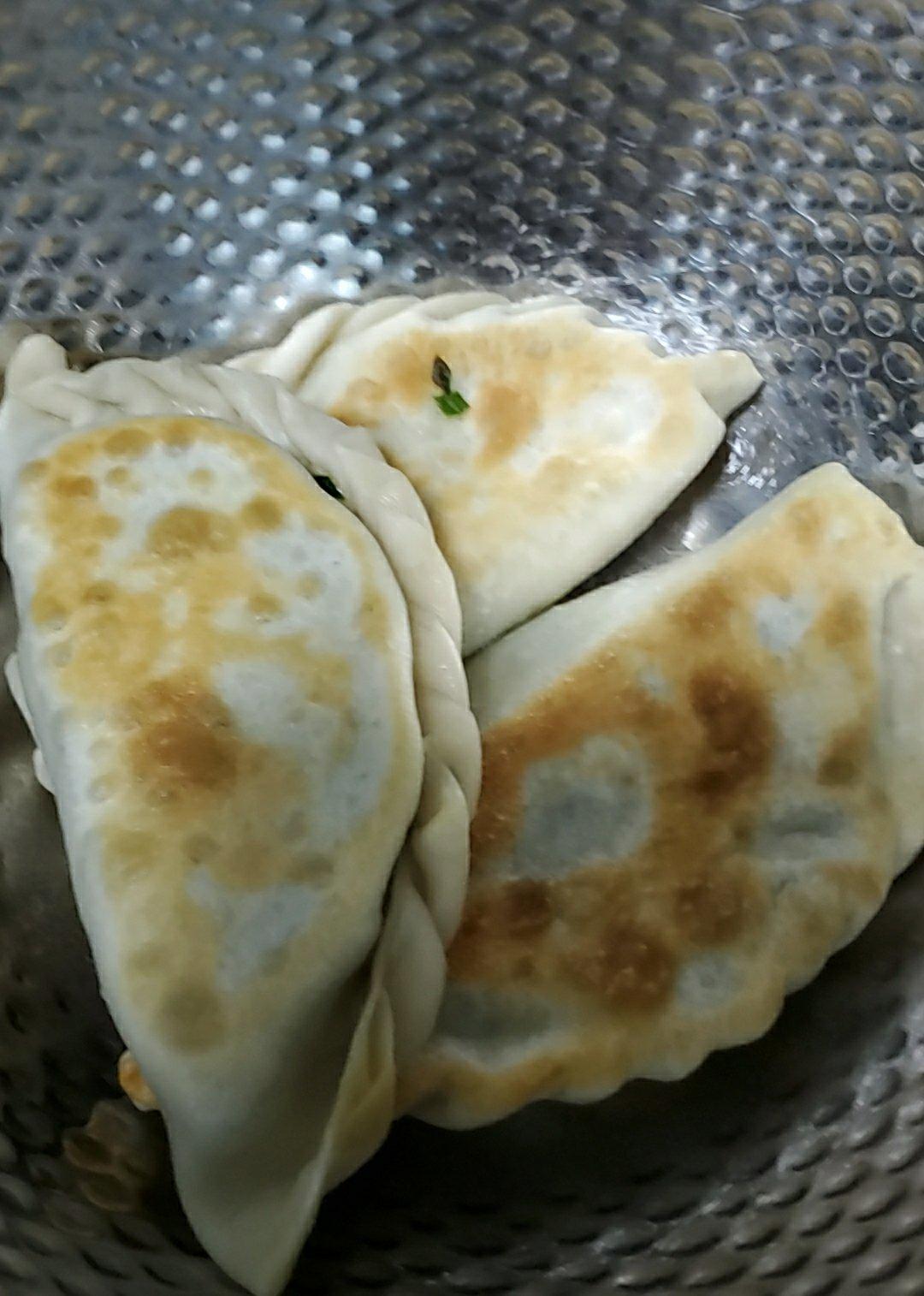 韭菜盒子（附锁边视频，超级详细版）