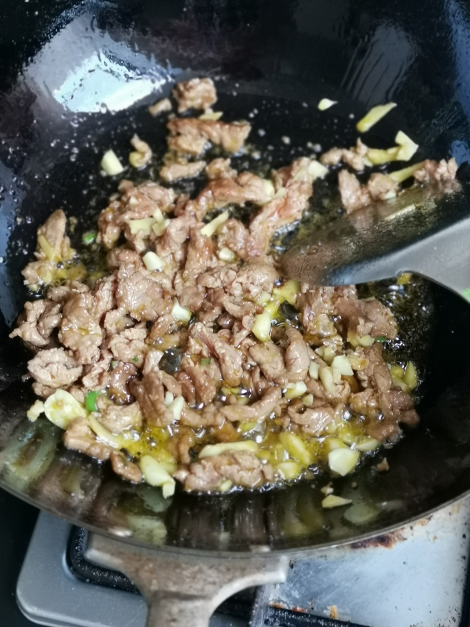 青椒炒牛肉片的做法 步骤6