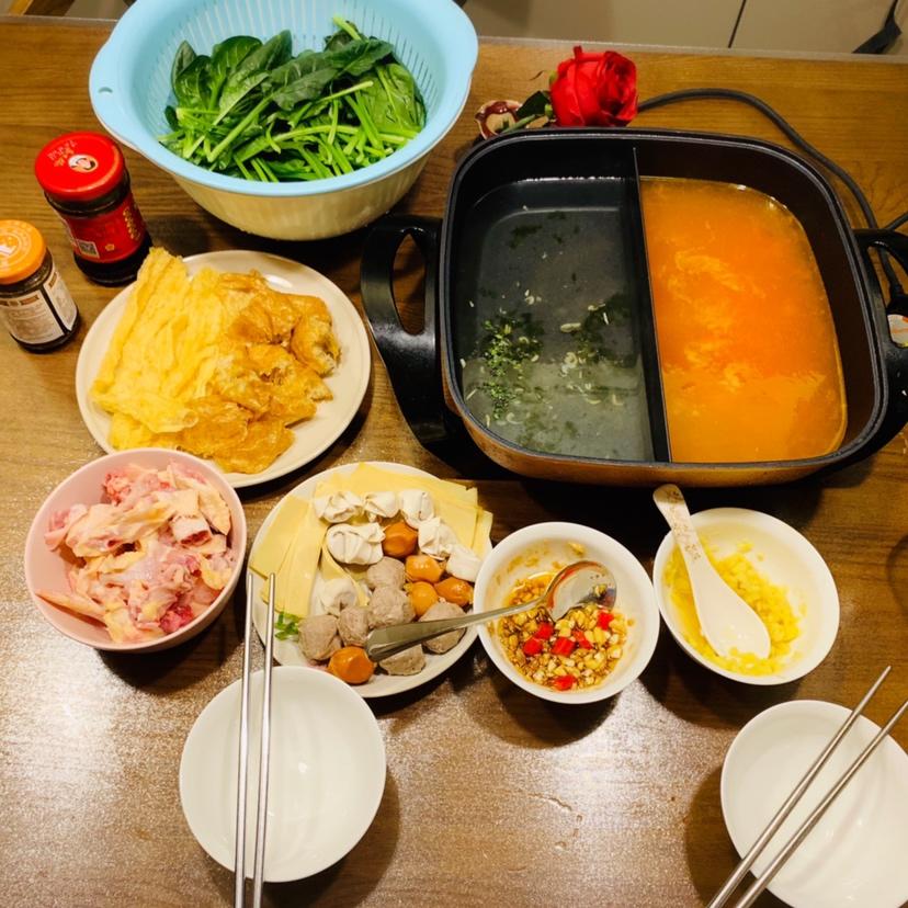 六颗番茄🍅火锅汤底