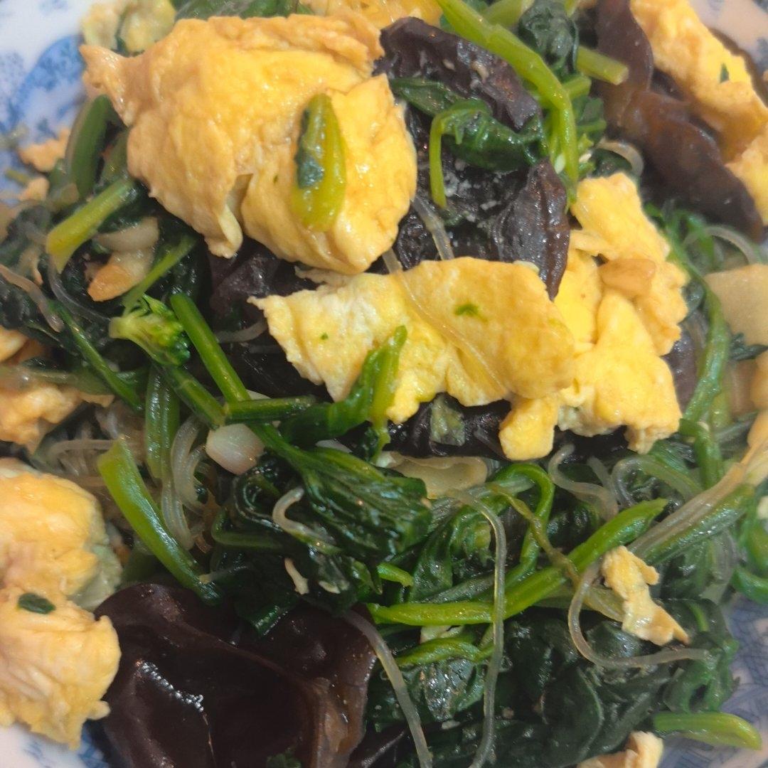菠菜炒粉丝