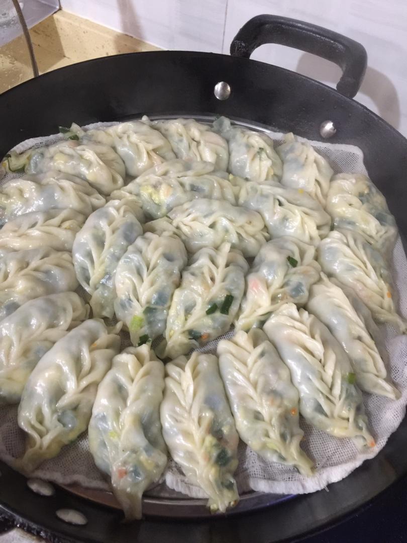 烫面蒸、煎饺（素馅）