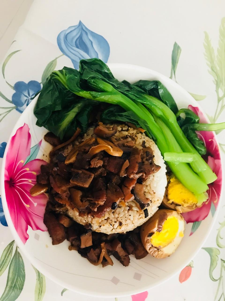 洋葱酥卤肉饭