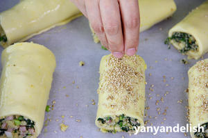 菠菜芝士千层酥卷 Cheese And Spinach Roll的做法 步骤11