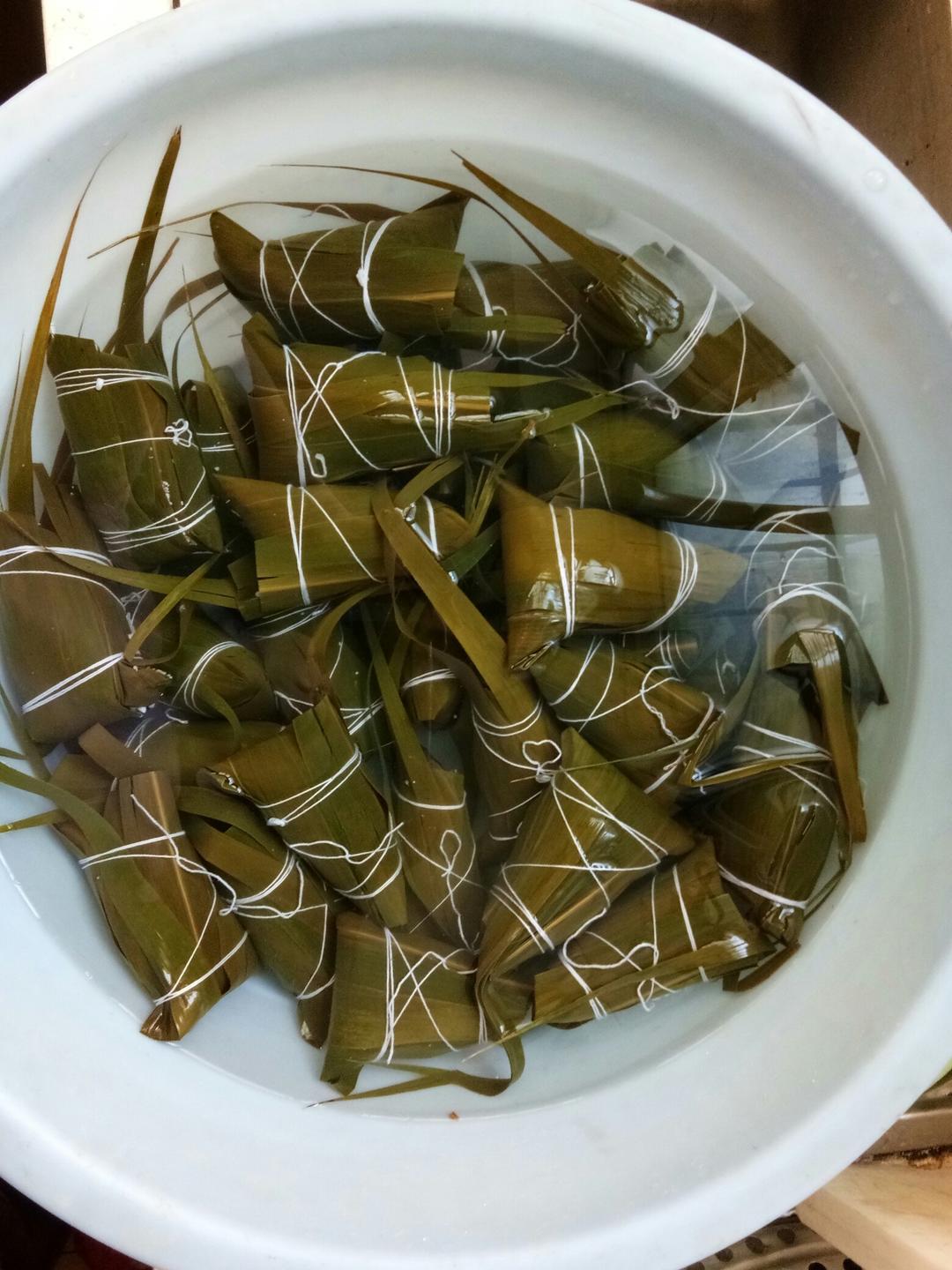 详细步骤包粽子（四角粽）