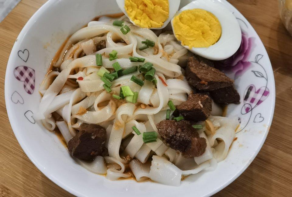 电饭煲版红烧牛肉面
