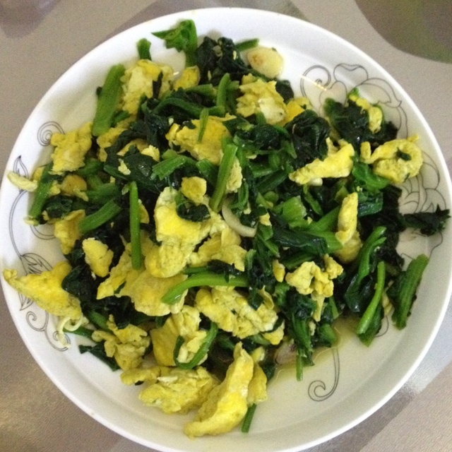 菠菜炒鸡蛋
