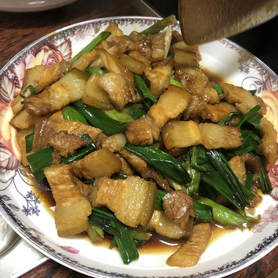 蒜苗炒五花肉的做法