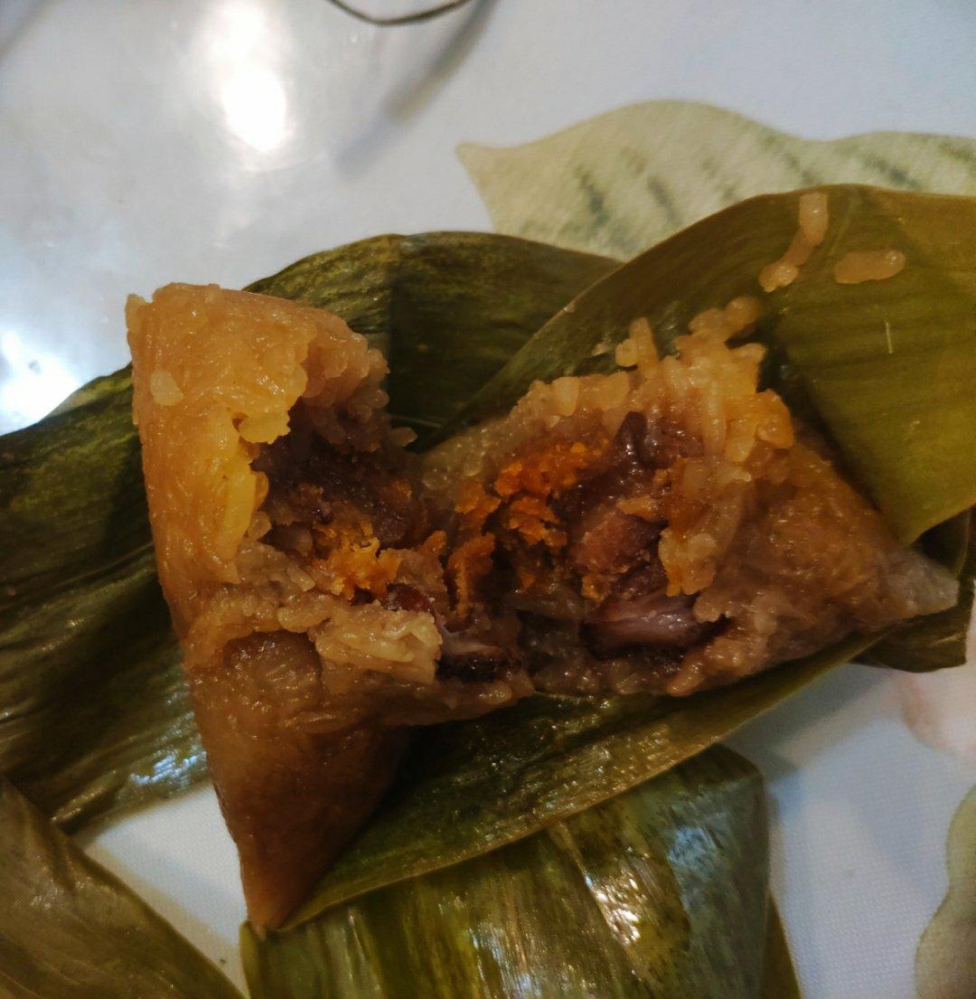 蛋黄鲜肉粽 Sticky Rice Dumplings