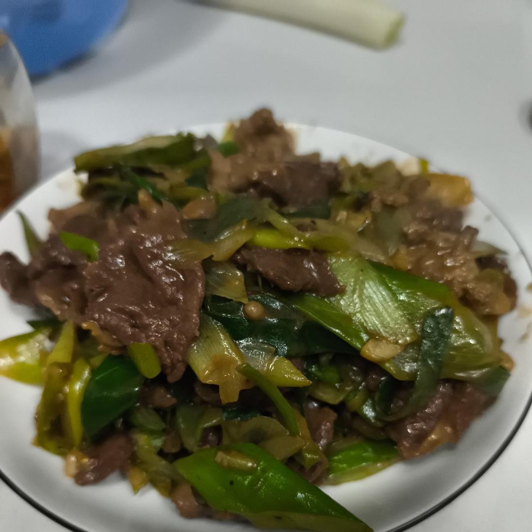 葱香浓郁的葱爆牛肉