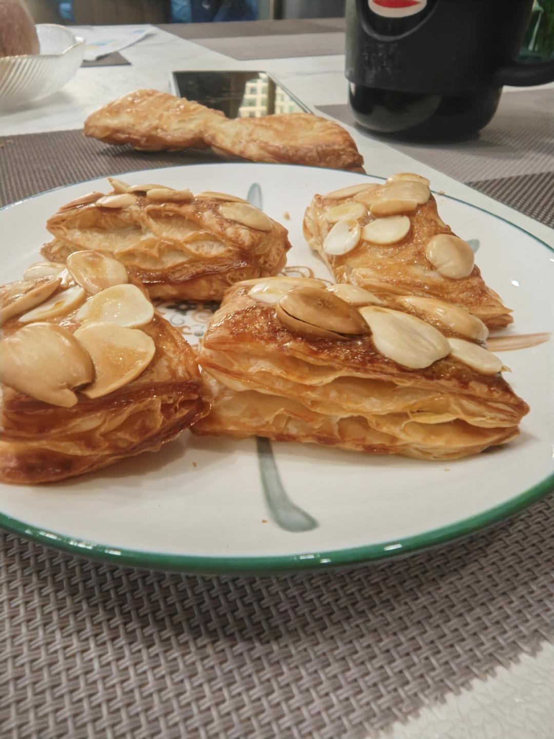 手抓饼版杏仁千层酥