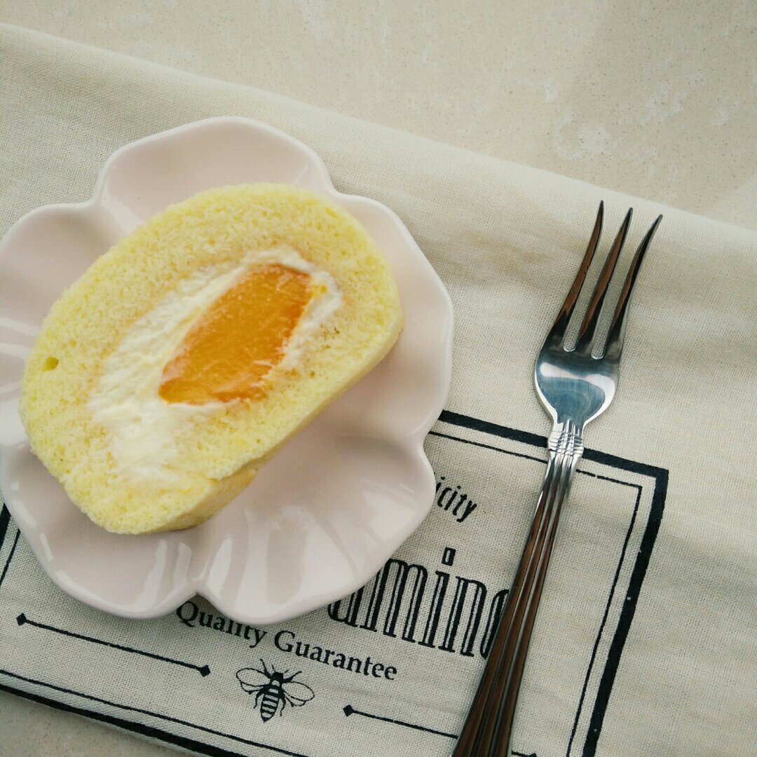 《Tinrry下午茶》教你做基础原味蛋糕卷