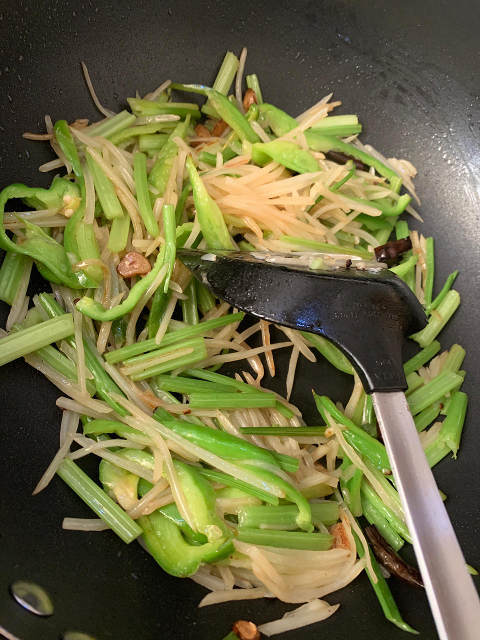 芹菜炒土豆丝