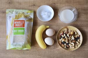 无面粉～燕麦麸皮香蕉松饼pancake的做法 步骤1