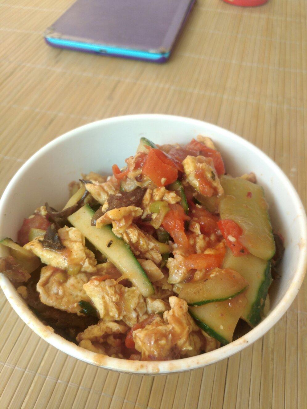 黄瓜木耳炒鸡蛋