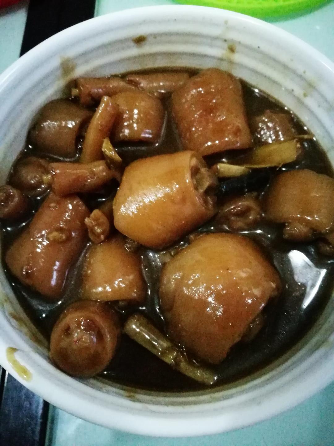 红烧猪尾