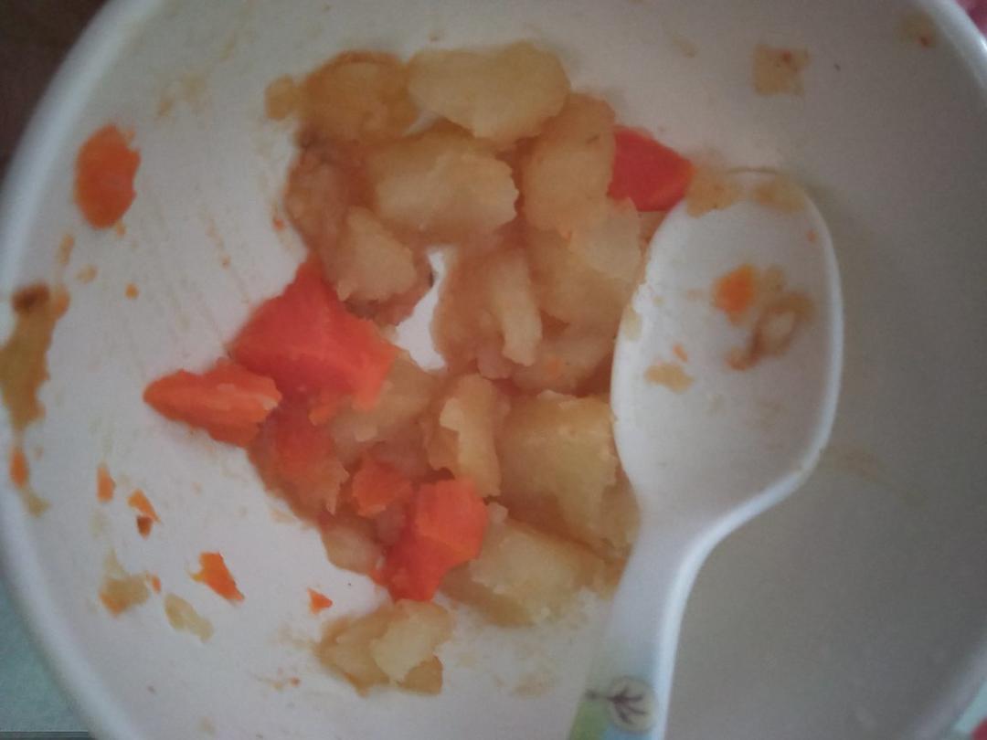 红烧牛腩炖土豆