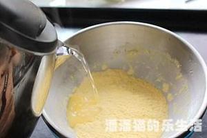苦苣香菇玉米面贴饼子的做法 步骤1