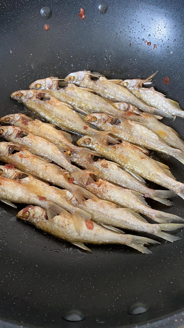 酥炸小白鱼