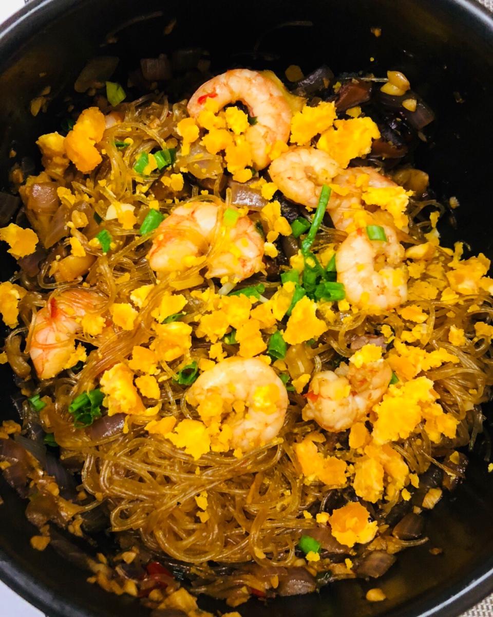 去餐厅必点的粤式虾皇粉丝煲