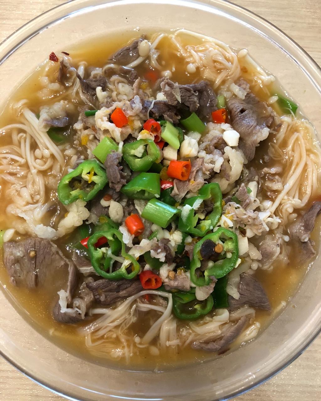 金针酸汤肥牛