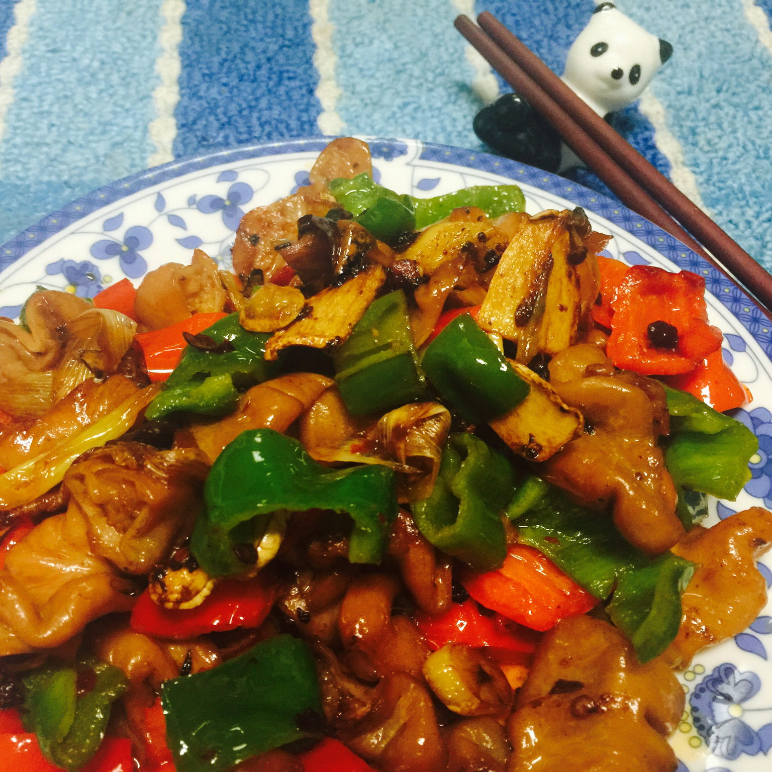 好吃到爆火爆肥肠