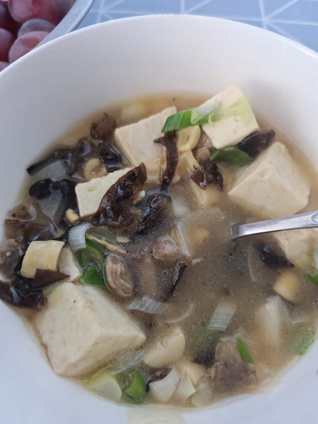 能让孩子一碗饭很快下肚的西施豆腐