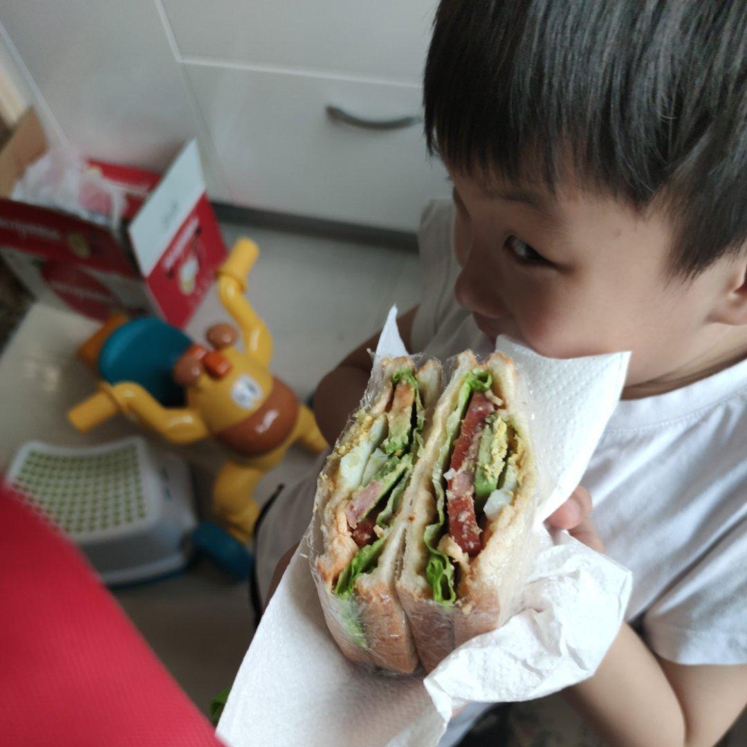 如何做超厚的沼三明治~详细tip！牛油果鸡蛋午餐肉三明治~