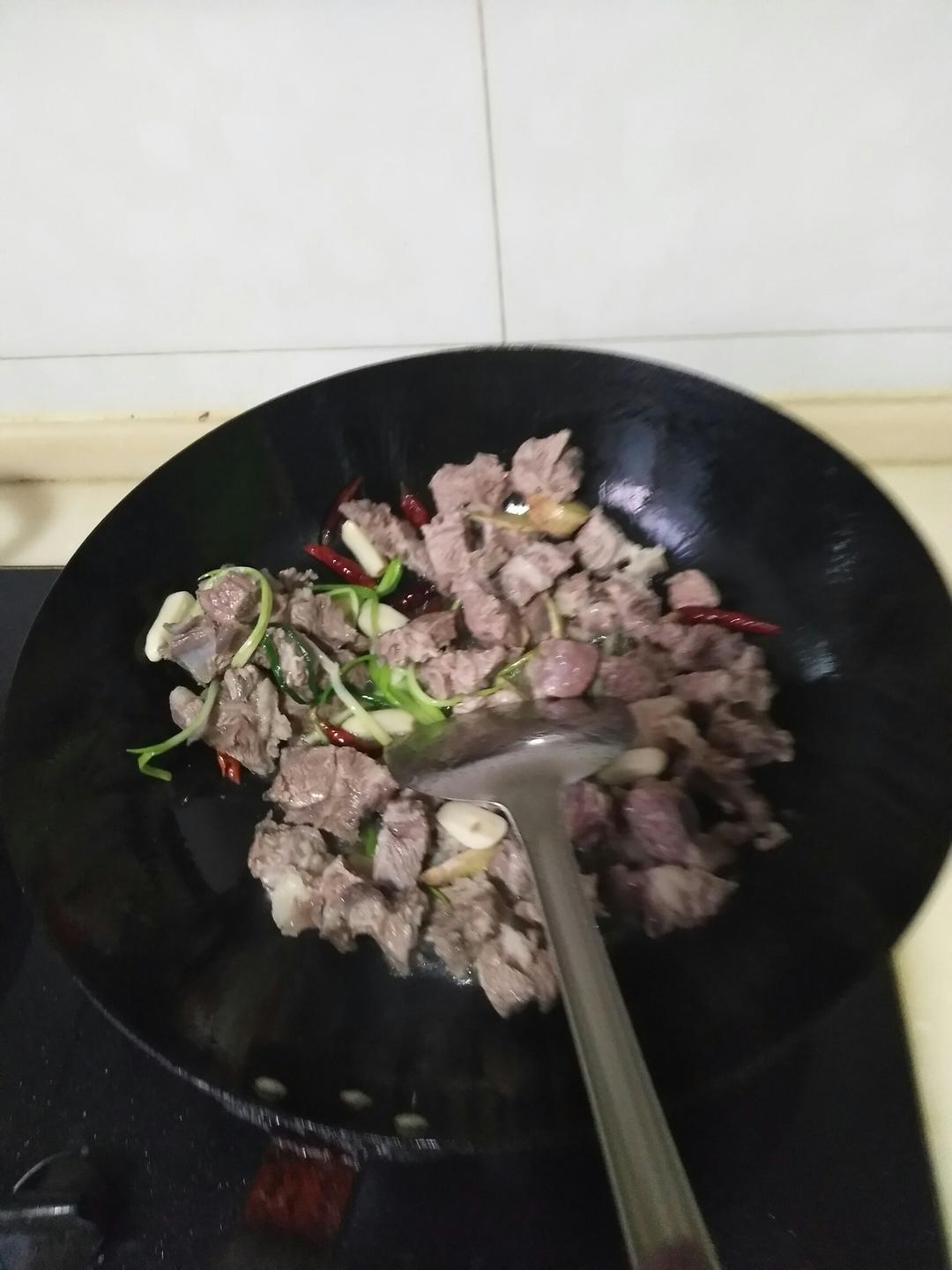 老丁的私房菜-番茄牛腩煲