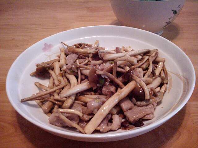 茶树菇炒肉丝
