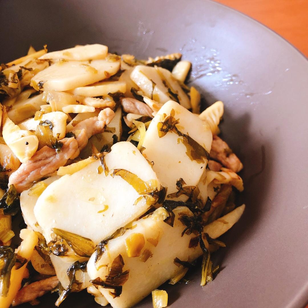 雪菜冬笋肉丝炒年糕