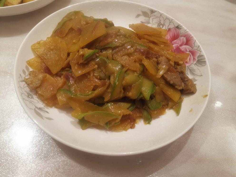 几分钟就能完成的家常西葫芦