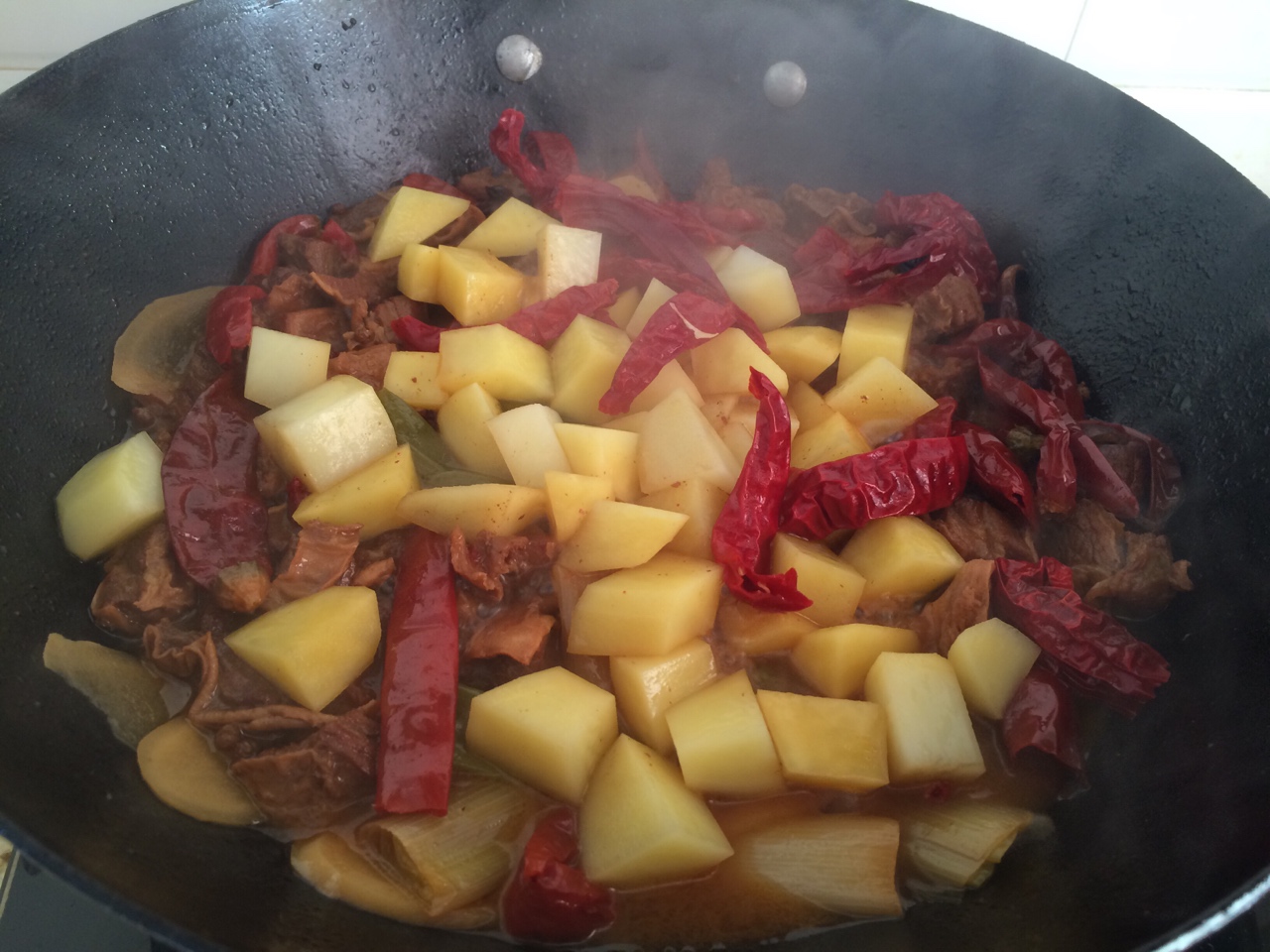 新疆风味的土豆烧牛肉的做法 步骤13