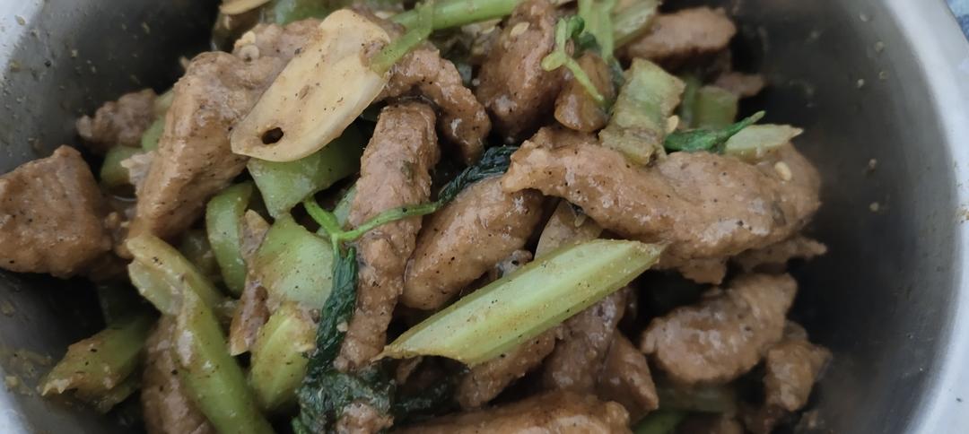 芹菜炒肉丝