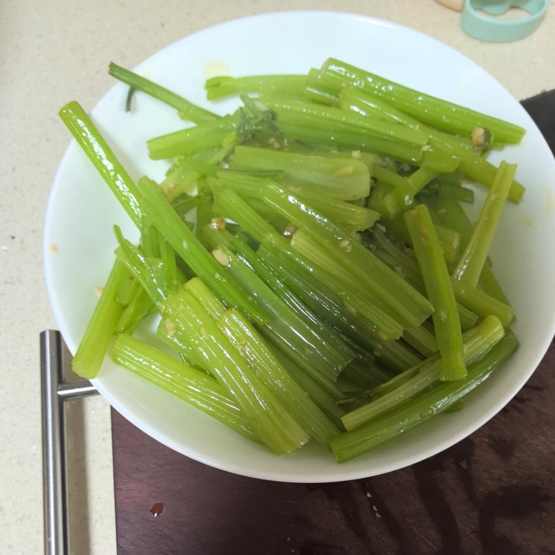 素炒芹菜