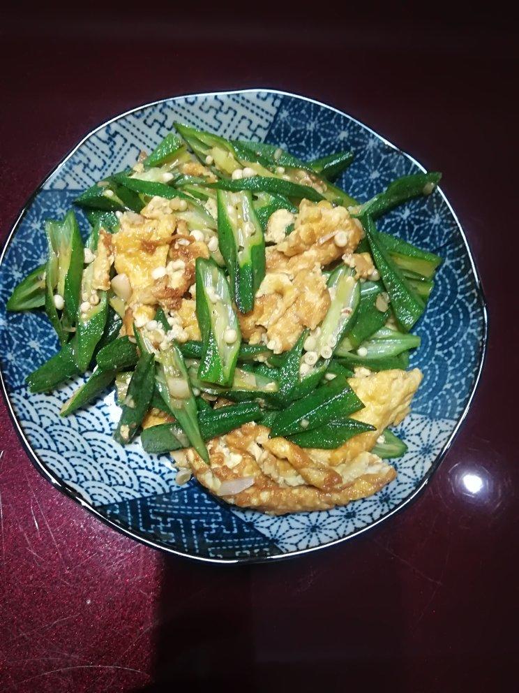 秋葵炒鸡蛋