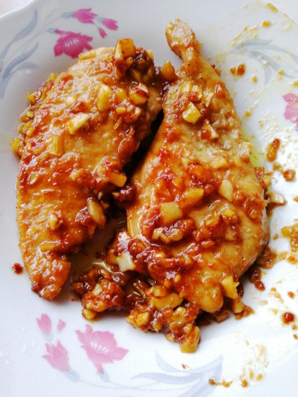 香煎鸡胸肉(蜂蜜蒜香)