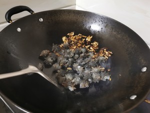 海参粥(2岁宝宝可食用版)的做法 步骤6