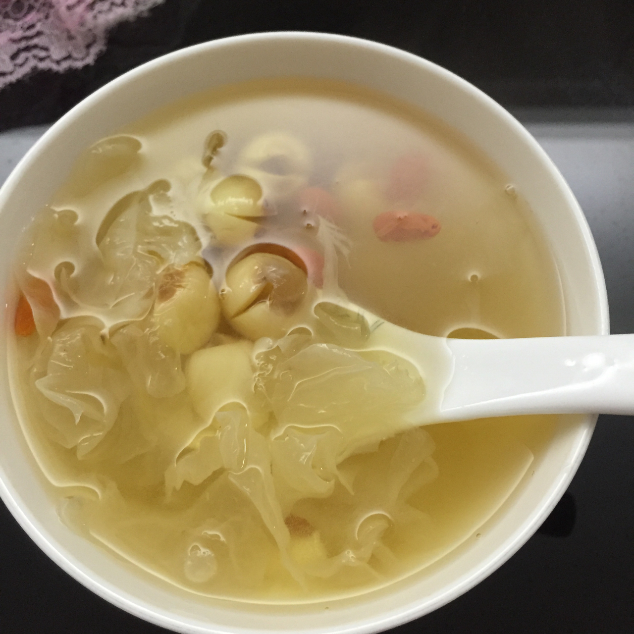 红枣银耳莲子羹