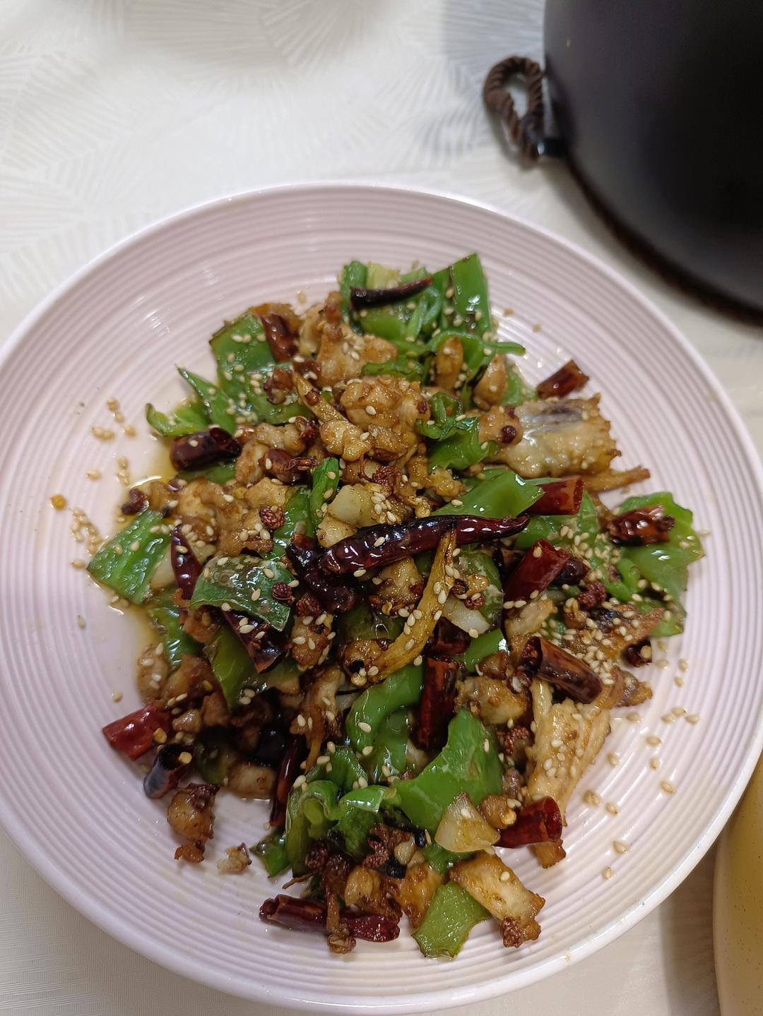 鸡胸肉做的辣子鸡丁