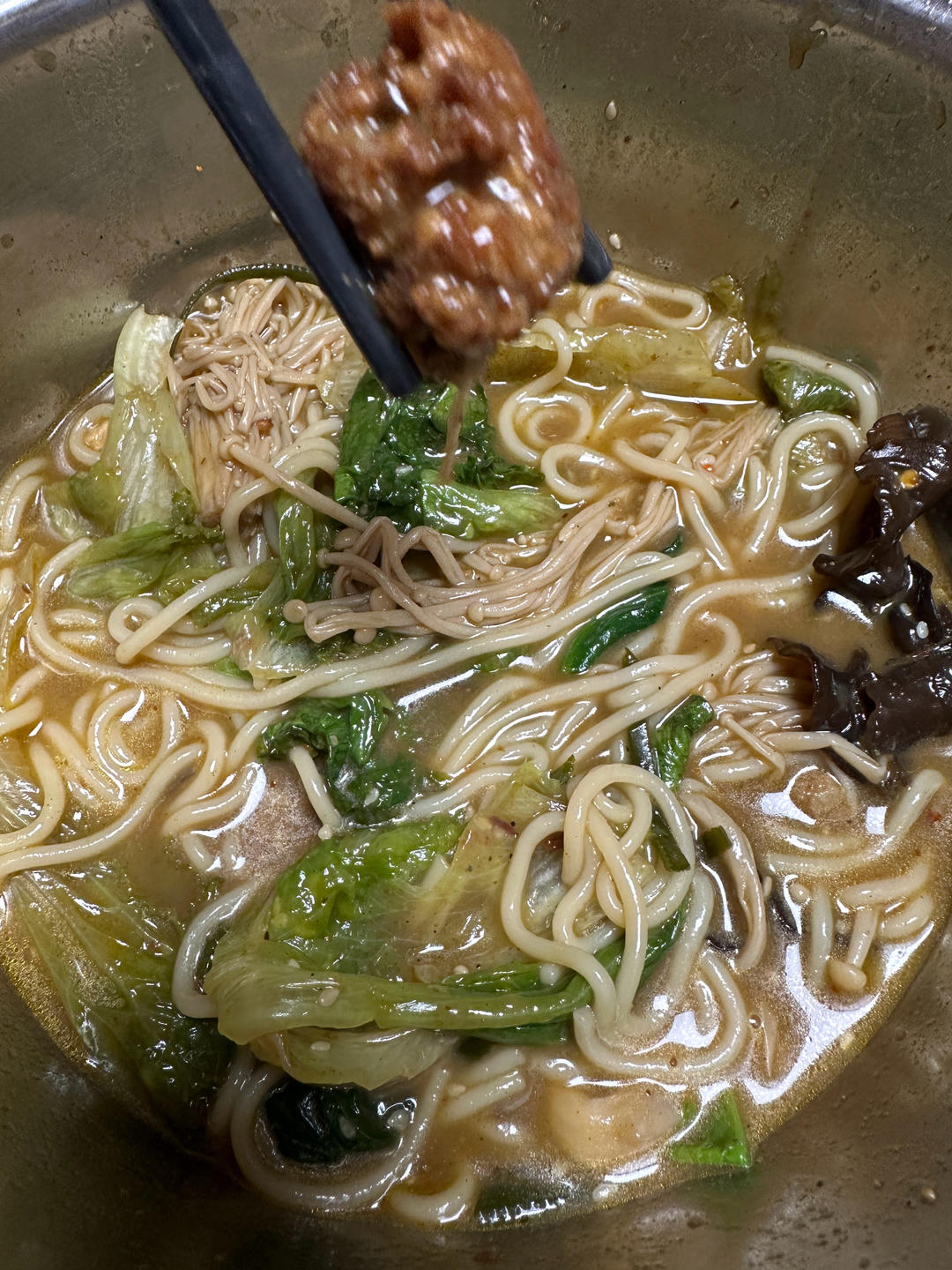 不用火锅底料也可以做的砂锅土豆粉(刀削面)