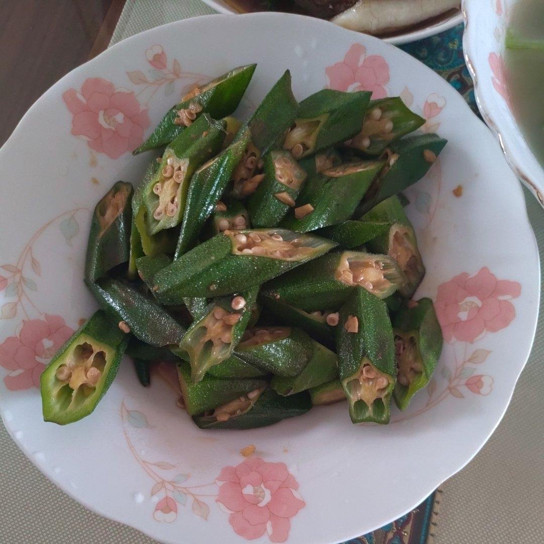 简单好吃的炒秋葵