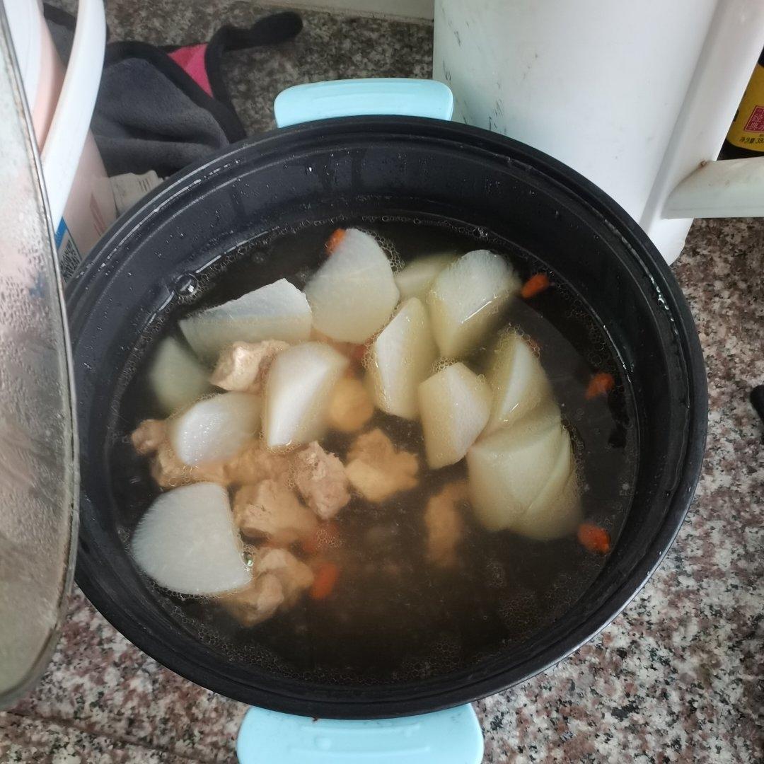 萝卜排骨汤