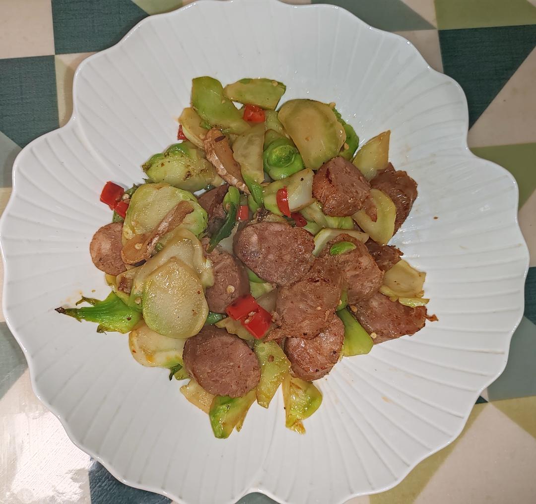 川味香肠炒儿菜