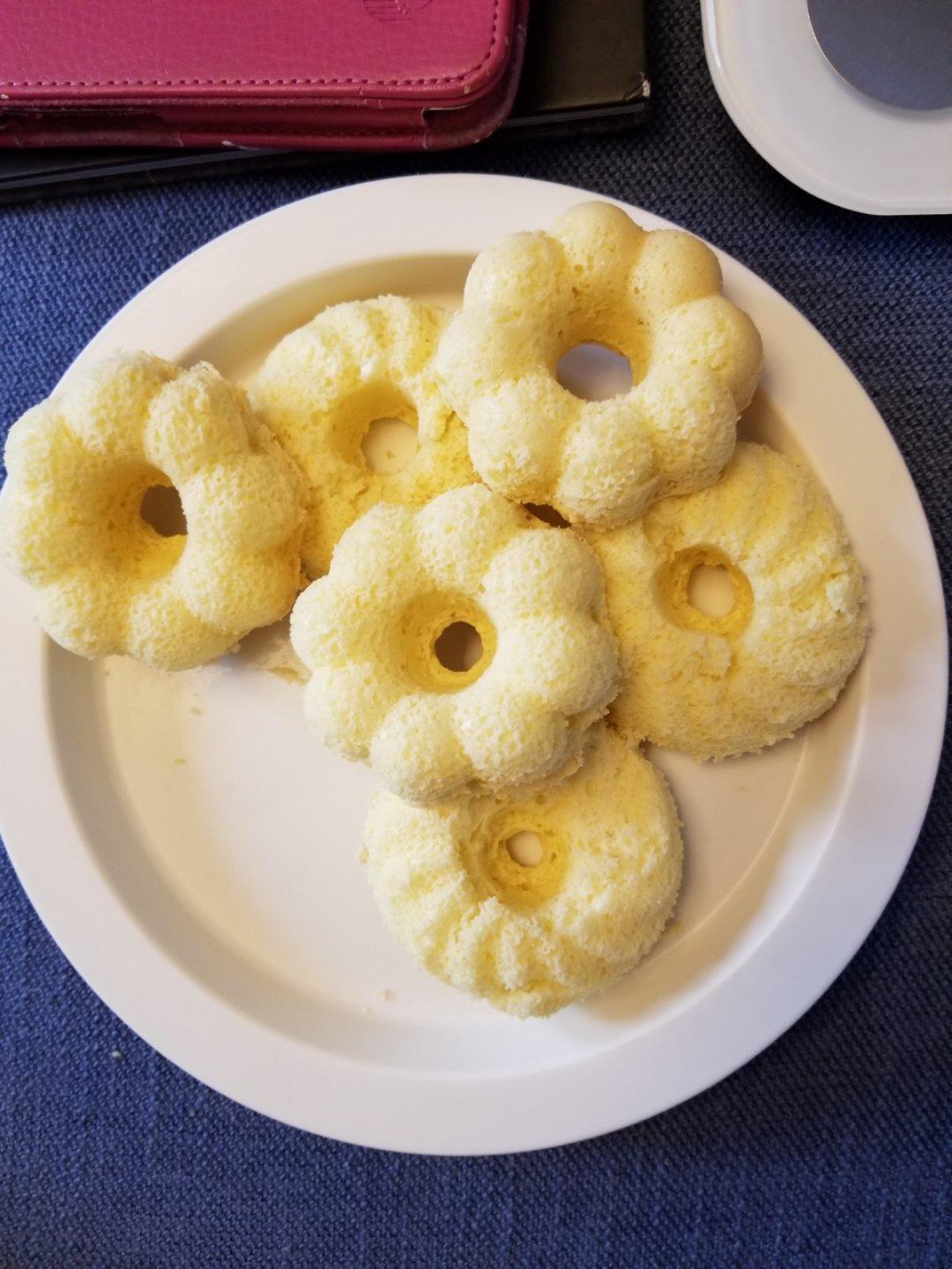 松软可口甜甜圈