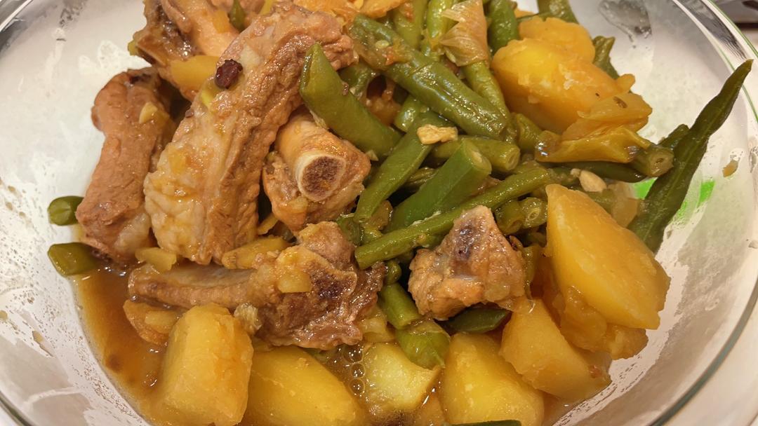 东北酱炖芸土排 芸豆土豆排骨