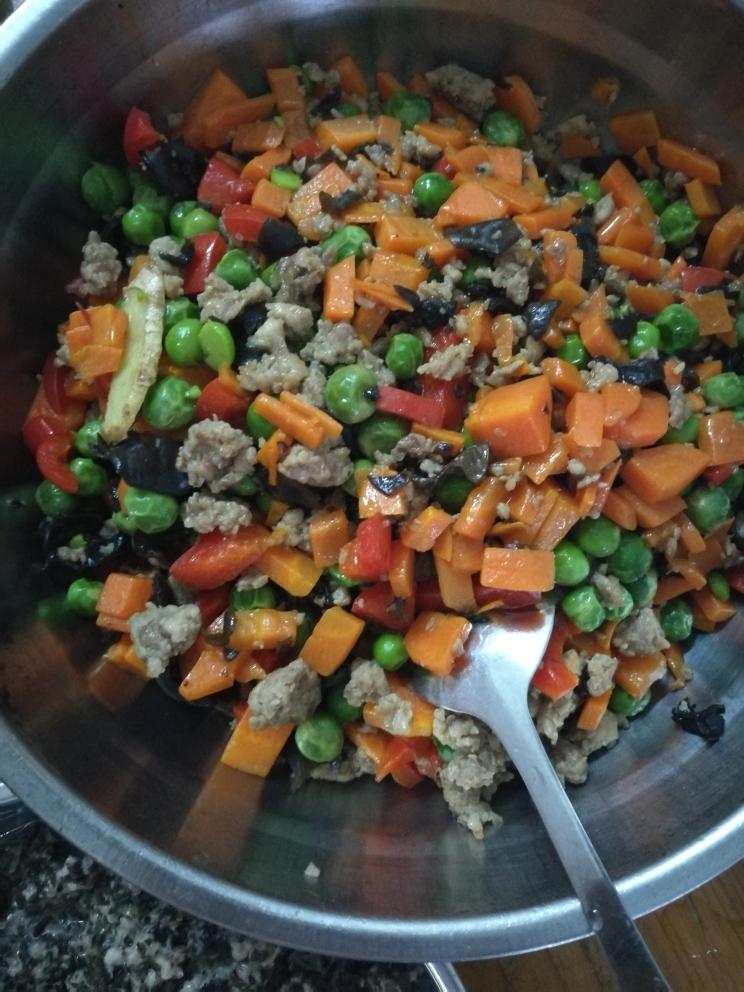 豌豆红萝卜肉沫大杂烩